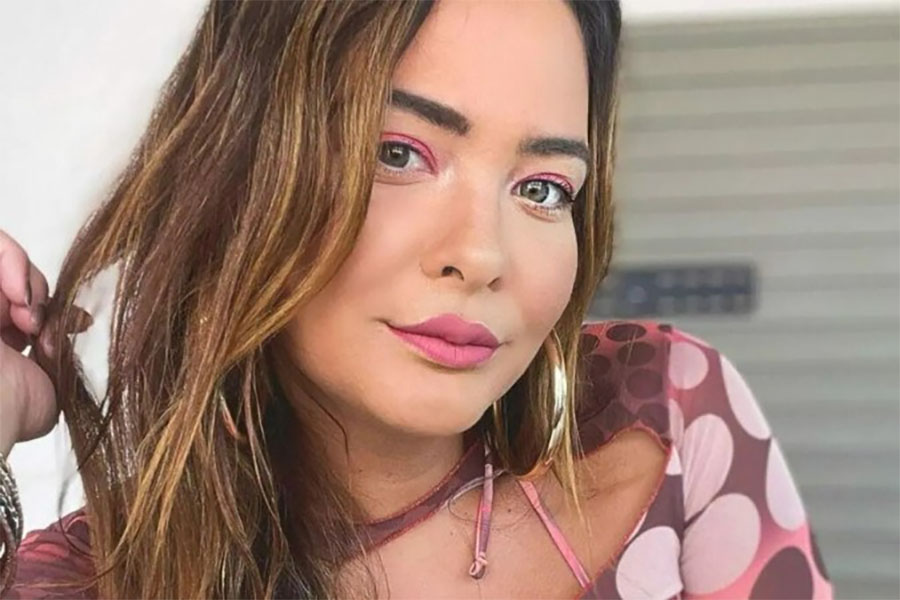 Geisy Arruda surge de lingerie e dá zoom em decote: ‘Covardia’ – FA NOTÍCIAS