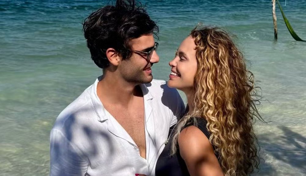 Sarah Andrade se declara ao namorado francês em dia de aniversário: ‘Te amo!!!’